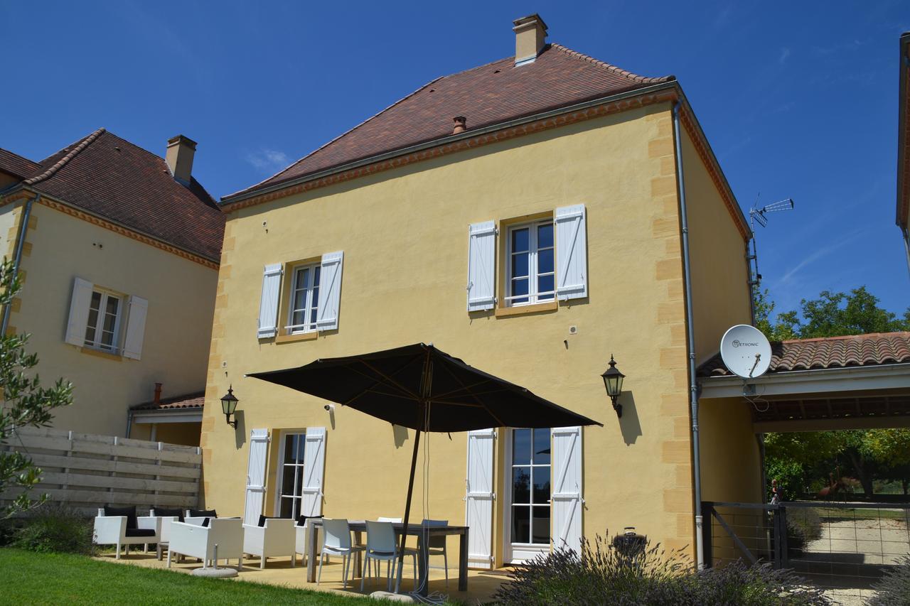 Chateau Les Merles Et Ses Villas Mouleydier Exteriér fotografie
