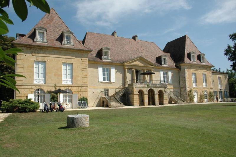 Chateau Les Merles Et Ses Villas Mouleydier Exteriér fotografie