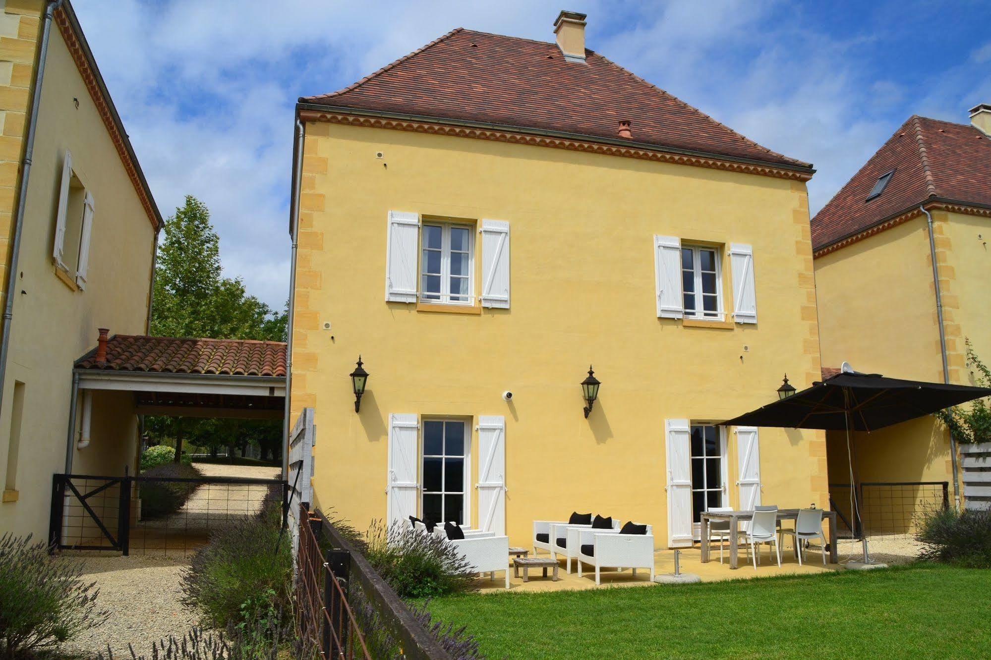 Chateau Les Merles Et Ses Villas Mouleydier Exteriér fotografie